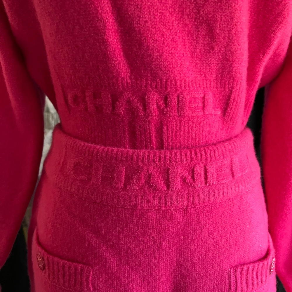 SOLD NWT AUTHENTIC CHANEL 22B knitted Fuchsia Skirt size 36 - Picture 6 of 9
